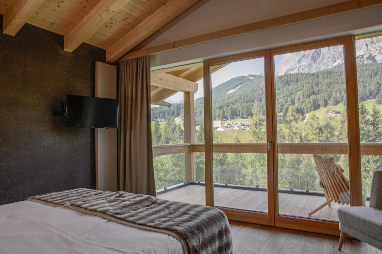 Dolomiti Lodge Alvera กอร์ตินาดัมเปซโซ ภายนอก รูปภาพ