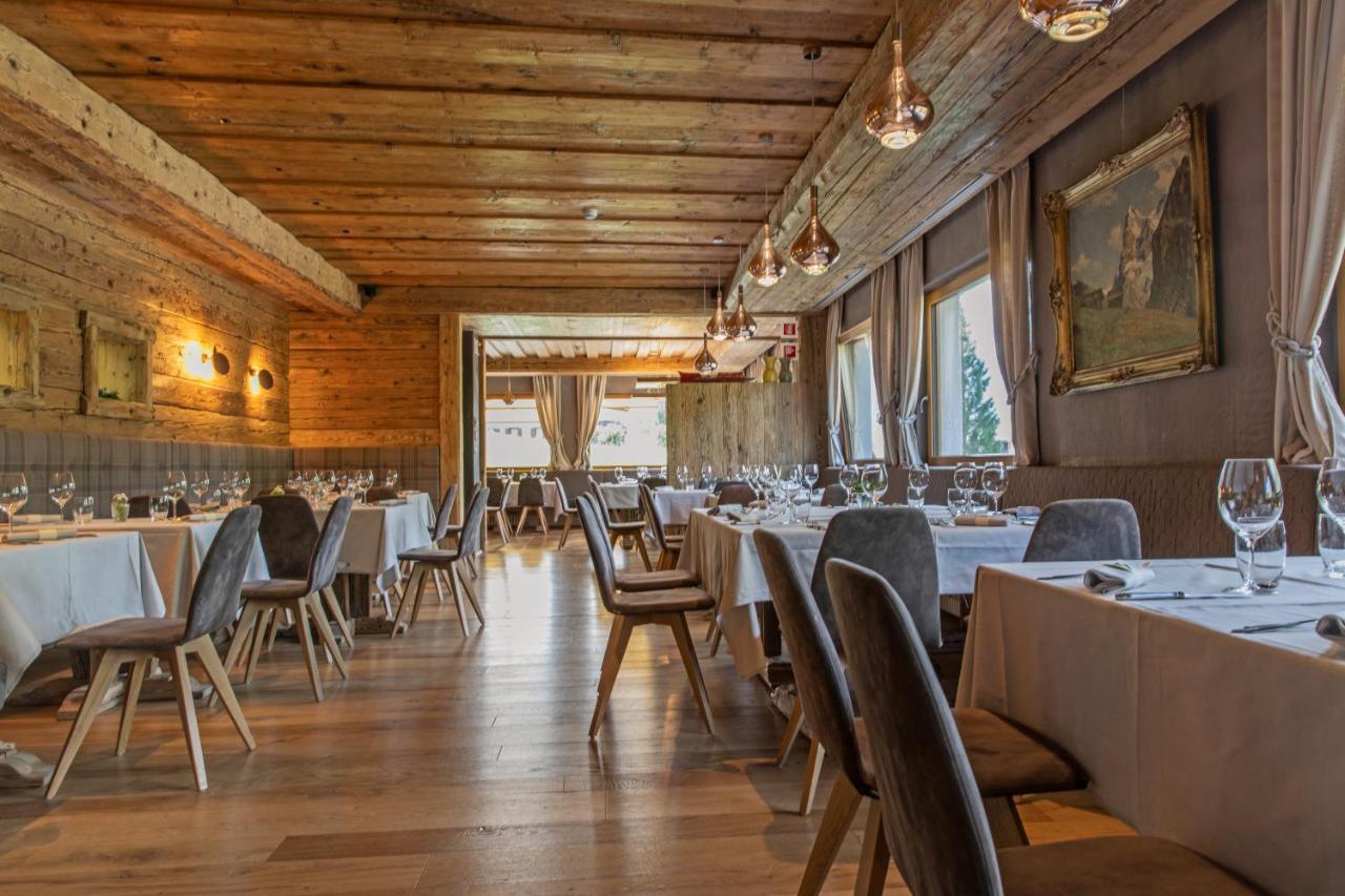 Dolomiti Lodge Alvera กอร์ตินาดัมเปซโซ ภายนอก รูปภาพ