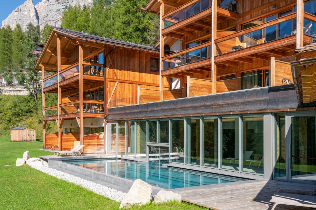 Dolomiti Lodge Alvera กอร์ตินาดัมเปซโซ ภายนอก รูปภาพ