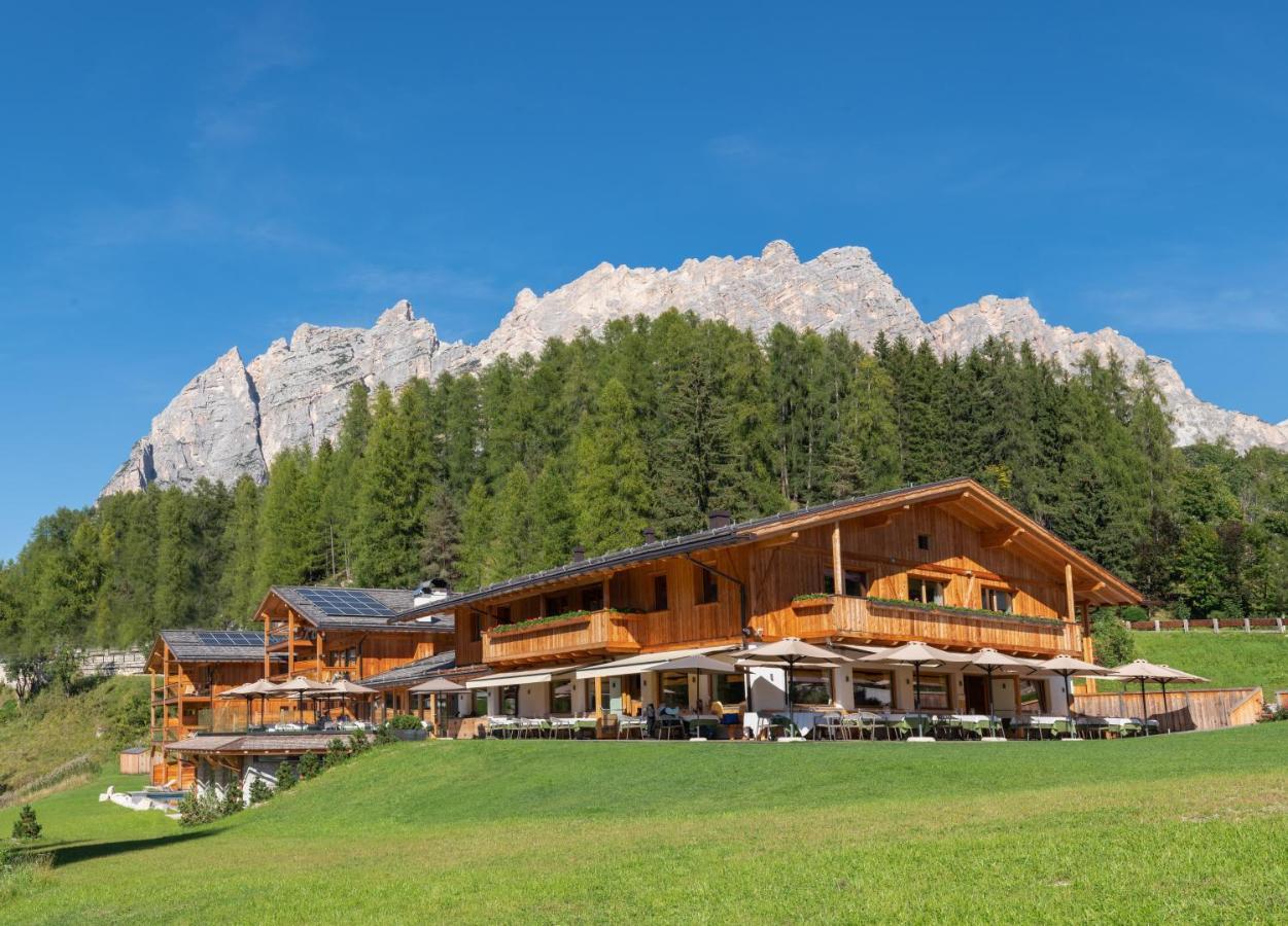 Dolomiti Lodge Alvera กอร์ตินาดัมเปซโซ ภายนอก รูปภาพ