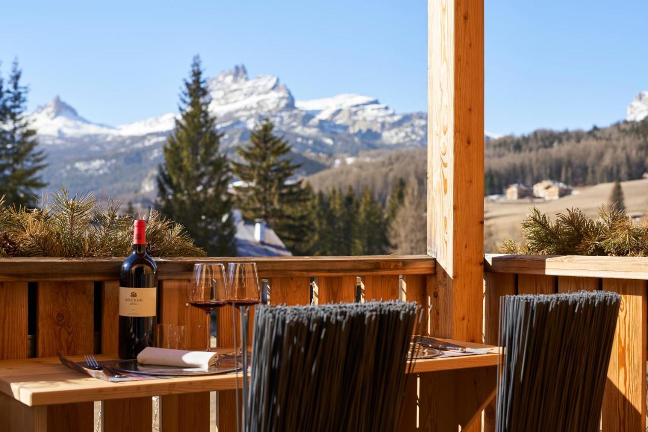 Dolomiti Lodge Alvera กอร์ตินาดัมเปซโซ ภายนอก รูปภาพ