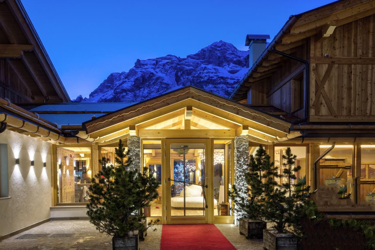 Dolomiti Lodge Alvera กอร์ตินาดัมเปซโซ ภายนอก รูปภาพ