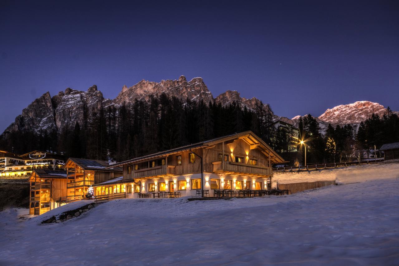 Dolomiti Lodge Alvera กอร์ตินาดัมเปซโซ ภายนอก รูปภาพ