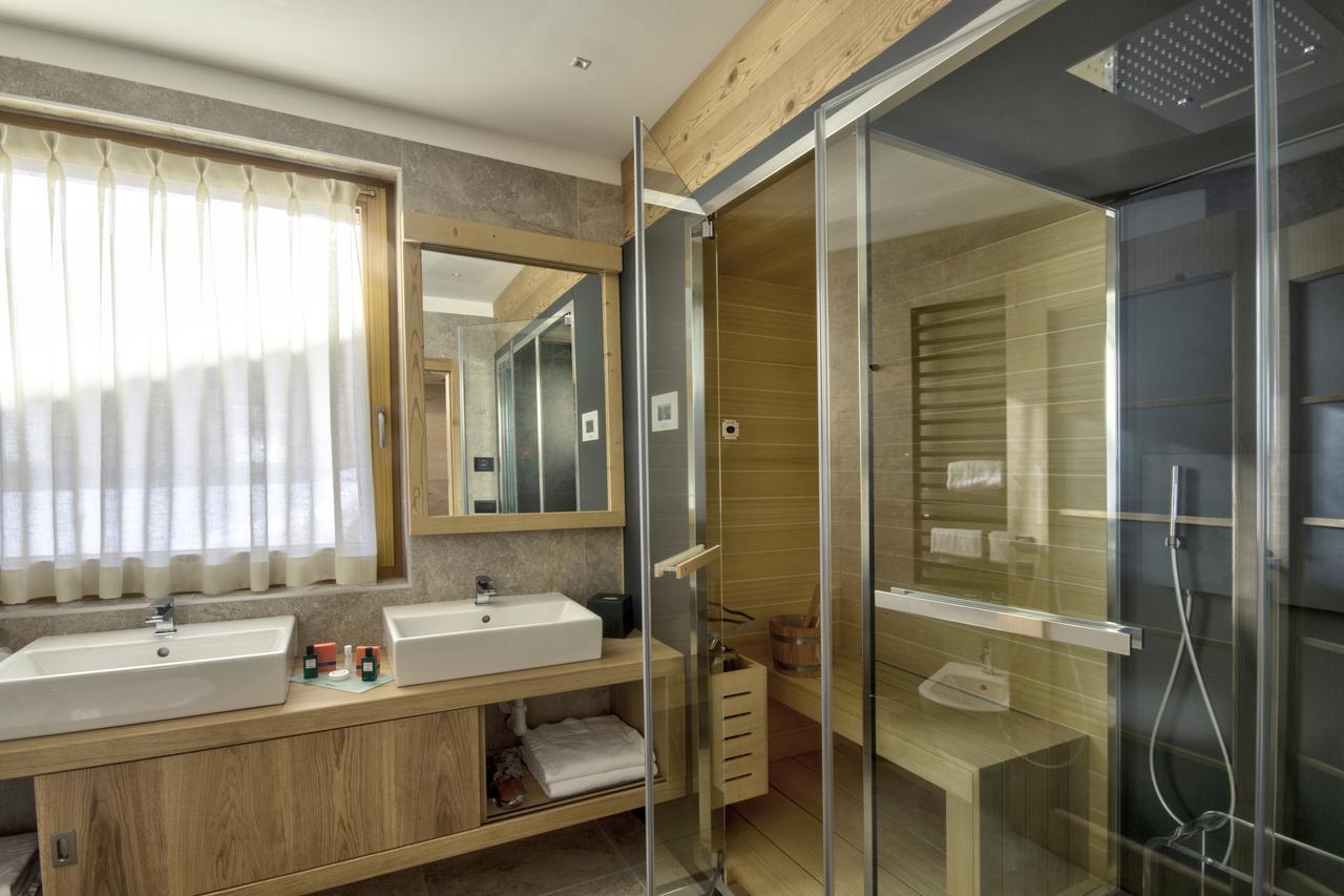 Dolomiti Lodge Alvera กอร์ตินาดัมเปซโซ ภายนอก รูปภาพ