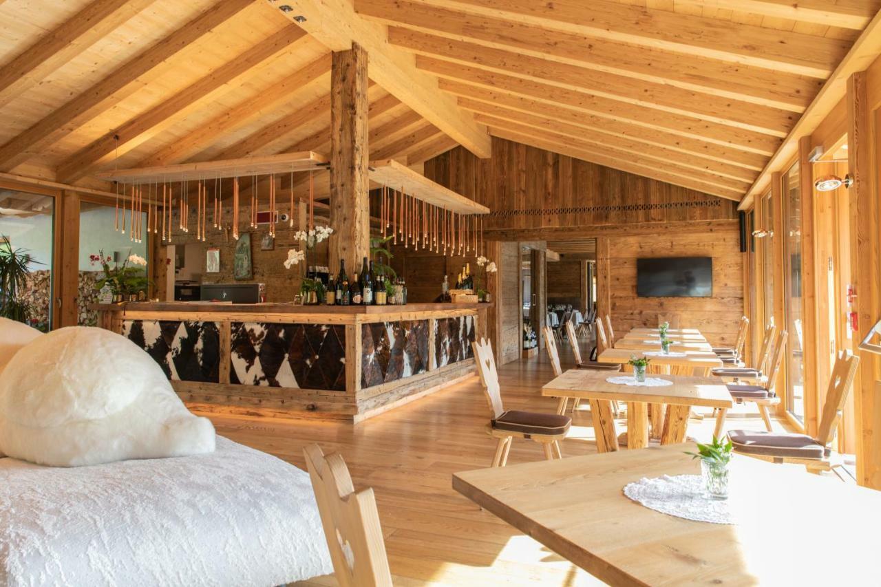 Dolomiti Lodge Alvera กอร์ตินาดัมเปซโซ ภายนอก รูปภาพ