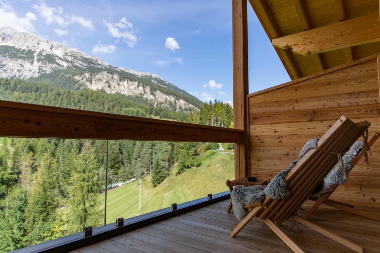 Dolomiti Lodge Alvera กอร์ตินาดัมเปซโซ ภายนอก รูปภาพ