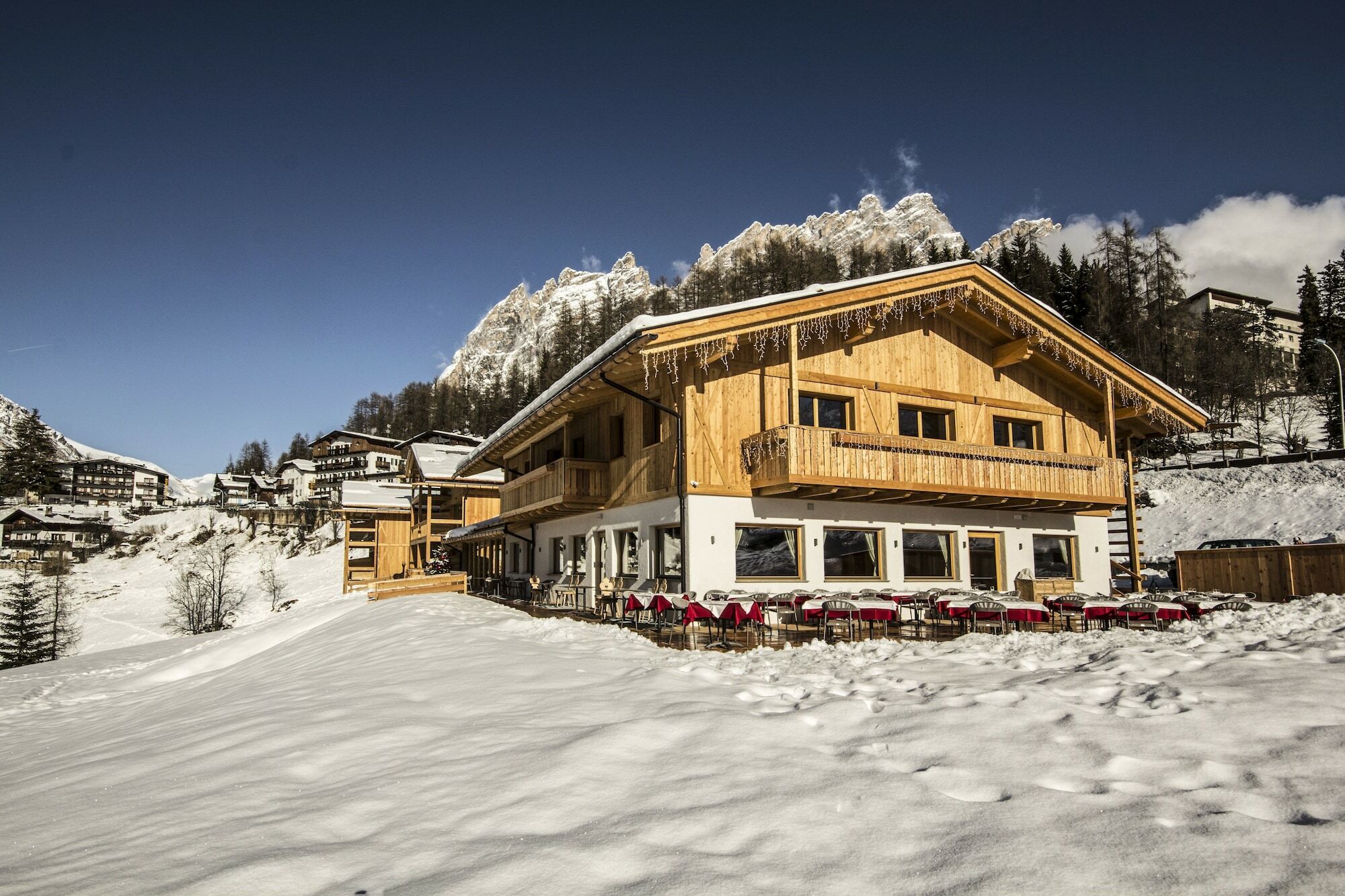 Dolomiti Lodge Alvera กอร์ตินาดัมเปซโซ ภายนอก รูปภาพ